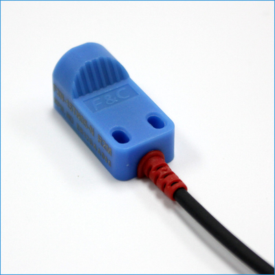 Interruptor indutivo da aproximação do fio 5mm da C.C. 3 do sensor de proximidade do detector vertical do ferro