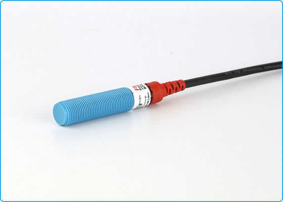 PNP NENHUM interruptor de detecção ajustável capacitivo de Cylindrcial da distância do sensor de proximidade M12 5mm